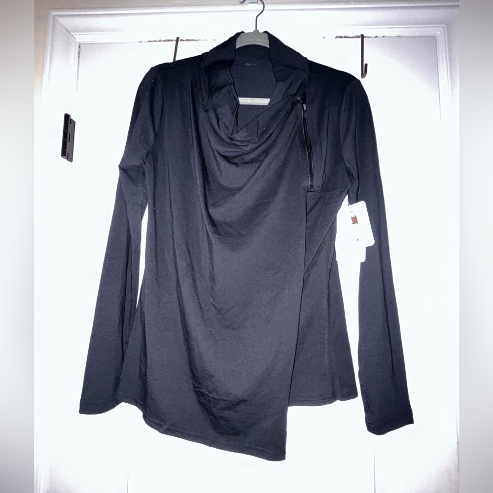 NWT SHAPE Women’s Asymmetrical 1/2 Zip Odyssey Wrap - Black - Sz Small